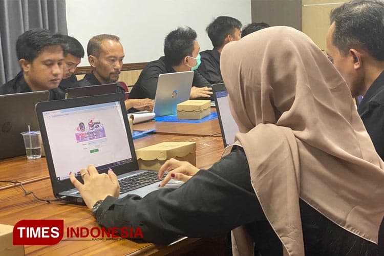 Bakesbangpol Banyuwangi Gelar Bimtek Operator Pelaporan Hasil Pemilu 2024
