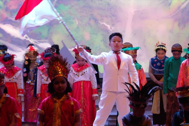 Kemeriahan HUT ke- 20 Bunda Mulia School, Acara Musikal Bertema Budaya