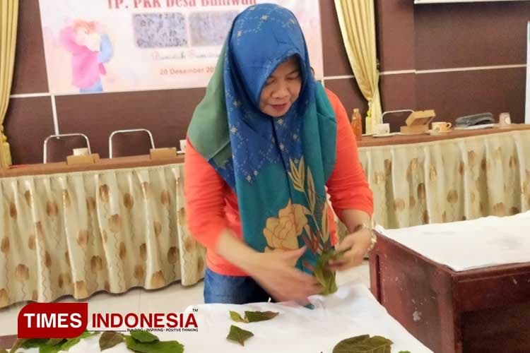 Sawitri, Wanita Tangguh Pelopor Kampung Ecoprint Kaum Perempuan Desa Buniwah Tegal