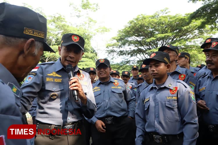 Linmas Kota Malang Resmi Punya Seragam Baru Untuk Amankan Pemilu 2024