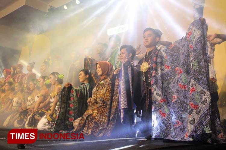 Pesona Wastra Kediri, Tampilkan Warna-Warni Cantik Wastra Khas Kediri
