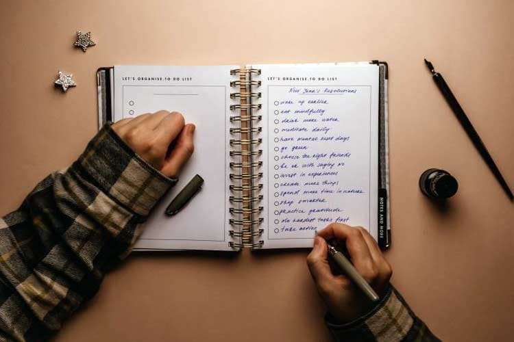 Tips Membuat Resolusi Tahun Baru yang Realistis