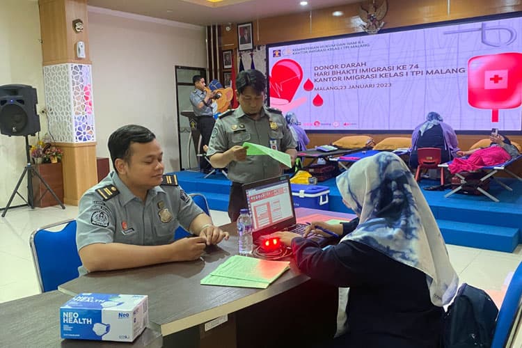 Donor Darah Kantor Imigrasi Kelas I TPI Malang Ramaikan Hari Bhakti ke-74