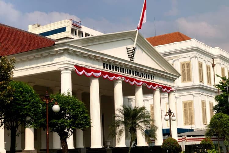Pengamat Nilai Sosok Macam Chatib Basri Atau Erick Bisa Gantikan SMI