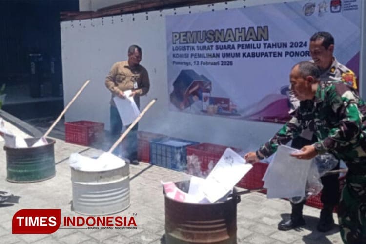 KPU Ponorogo Musnahkan Ribuan Surat Suara Pemilu 2024 yang Rusak