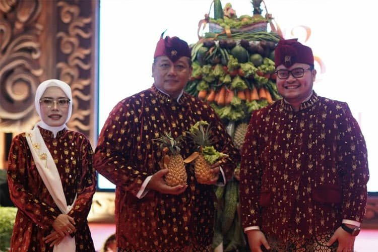 Hari Jadi Ke-1220 Kabupaten Kediri, Perkenalkan Pakaian Khas Desain Baru 