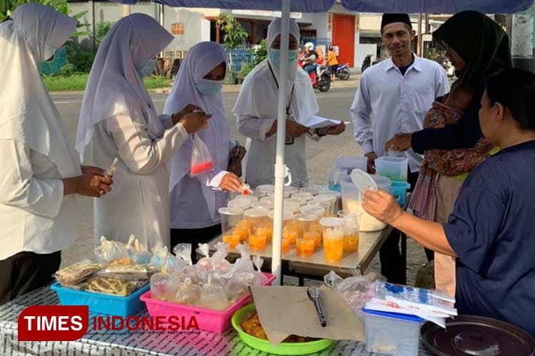 Jajan Takjil di Pasar Kuliner Ramadan Banyuwangi Dijamin Aman Dikonsumsi