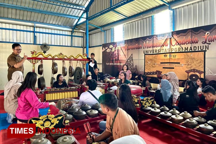 Mahasiswa Filipina Belajar Gamelan dan Tari di Kampus UNIPMA, Ini Keseruannya!