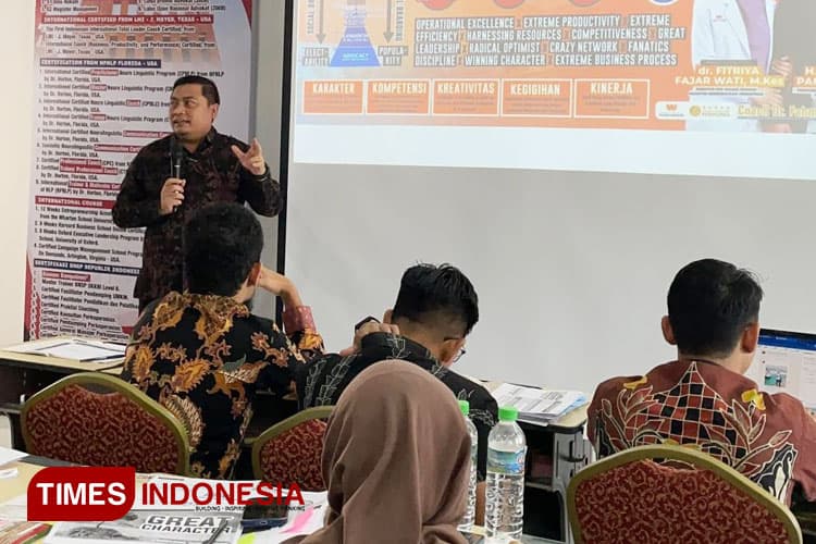 Puguh Wiji Pamungkas Bagi Tips Sukses dikelas Grounded Business Coaching