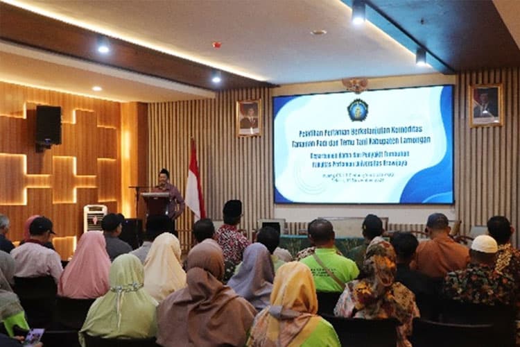 Dosen Fakultas Pertanian UB Berbagi Ilmu Pertanian Modern untuk Petani Lamongan