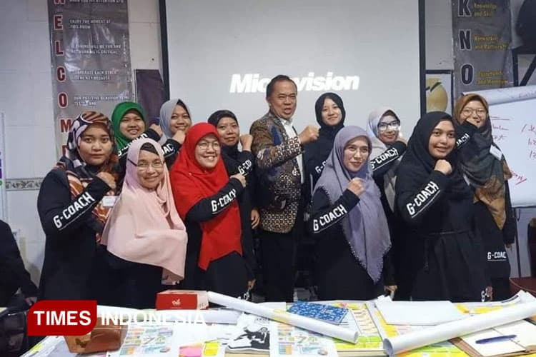 Perempuan Penggerak Ekonomi Keluarga: Solusi Tangguh Hadapi Krisis dan PHK Massal