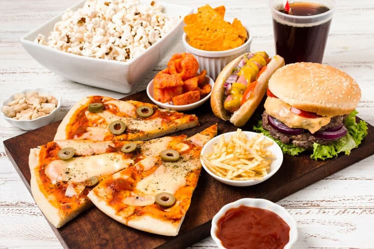 Makanan yang Harus Dihindari Penderita Stroke