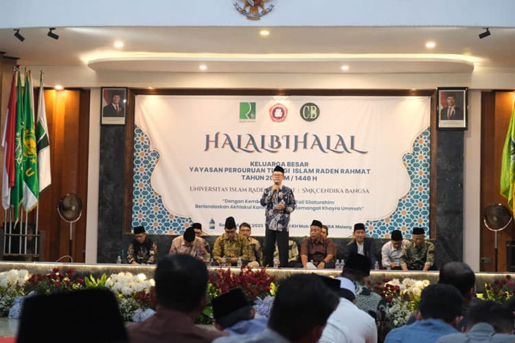 Keluarga Besar Yayasan Perguruan Tinggi Islam Raden Rahmat Gelar Halal Bihalal Idulfitri 1446 H