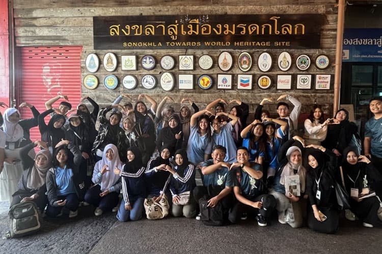 Mahasiswa FK Unisma Malang Gandeng Mahasiswa Thaksin University Gelar Kegiatan Pertukaran Budaya