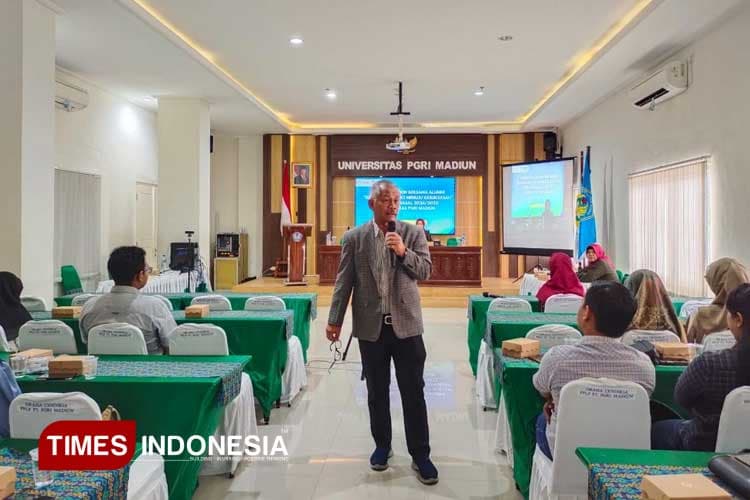 Alumni Sharing Session Membuka Wawasan untuk Mahasiswa UNIPMA Peserta Wisuda