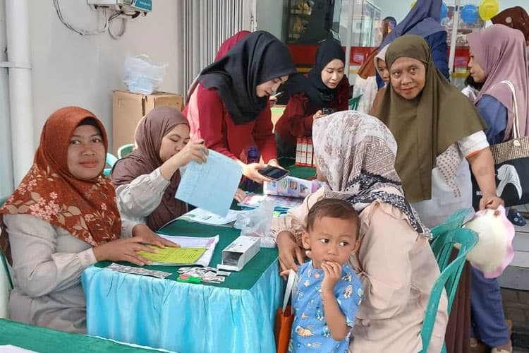 71 Balita Watugede Malang Sehat Bersama Gebyar Posyandu Alfamart