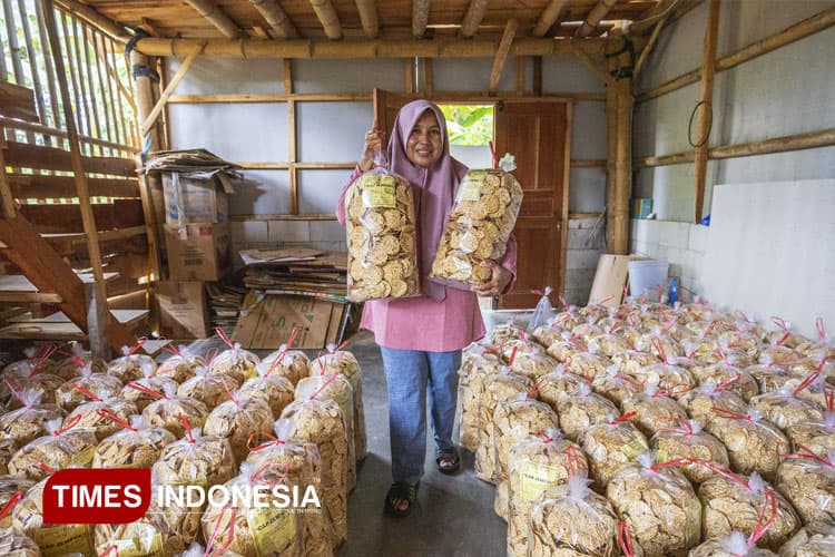 Kisah Keripik Tempe Sagu Bu Mariyah: Dari Dapur Rumahan di Bantul Hingga ke Pasar Ekspor