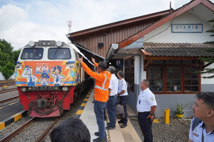 Tingkatkan Aksesibilitas Transportasi Priangan Timur, KA Argo Wilis Resmi Berhenti di Stasiun Ciamis