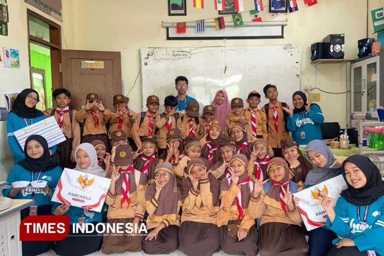 Semarak HUT RI ke-80, Mahasiswa PPLK PGMI UNISMA Meriahkan Perlombaan di MINU Polowijen