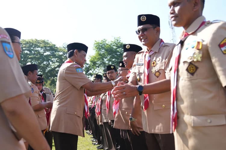 Bupati dan Wakil Bupati Sleman Raih Lencana Darma Bakti pada Peringatan Hari Pramuka ke-64