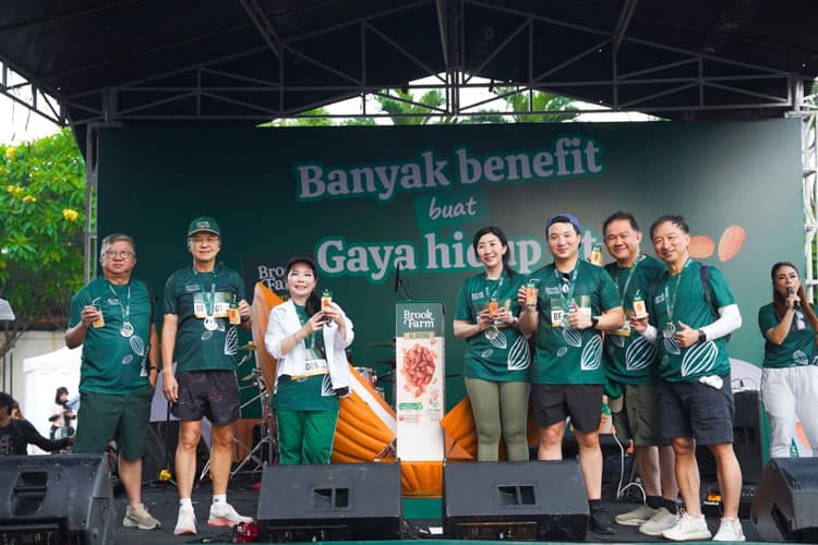 Dukung Mood Wellness Gen Z Lewat Asupan Bernutrisi, BrookFarm Hadirkan  4 Varian Susu Almond California
