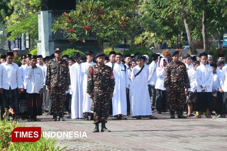 HSN 2025, Ribuan Santri di Probolinggo Dapat Bantuan Uang Tunai hingga Beasiswa