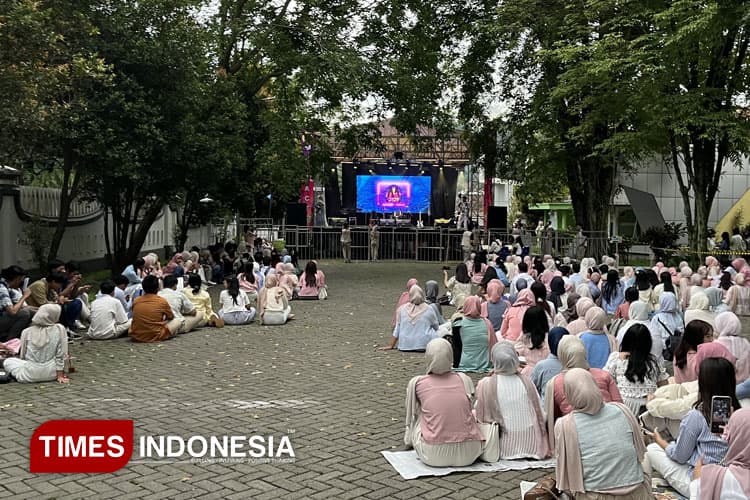 Maniact 2025 Hadirkan Kolaborasi Seni dan Kewirausahaan Mahasiswa Fakultas Ekonomi UM