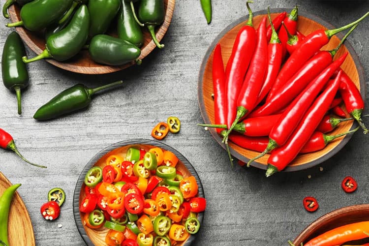 Makan Pedas Bisa Tingkatkan Metabolisme? Fakta dan Penjelasannya