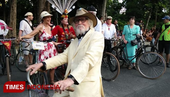 Penggemar Sepeda Ontel Seluruh Dunia Gowes Bareng di Bali