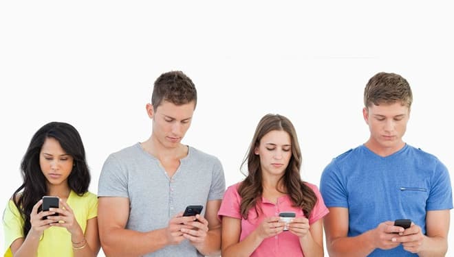 Tips Agar Smartphone Tidak Merusak Hubungan Asmara