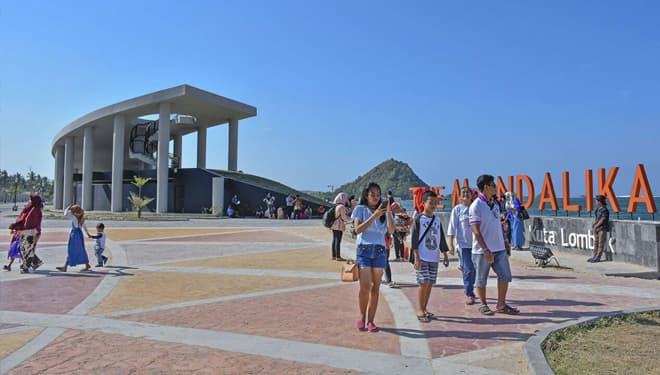 A New Tourism Spot, Mandalika Kuta Beach Increasingly Become Favorite for Tourists
