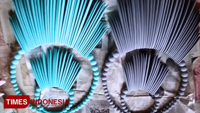 Kerajinan Dinding dari Kayu Mentaos Tembus Pasar Luar Negeri