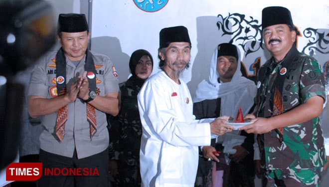 Panglima TNI Me-launching Pergerakan Sambung Roso Sambung Oyot di Pondok Pesantren UNIQ Nusantara