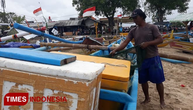 Cuaca Buruk dan Ombak Tinggi, Nelayan di Kedonganan Bali Tak Bisa Melaut