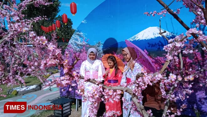 Belum Sebulan Dibuka, Istana Sakura Amazing Blitar Sedot Ribuan Pengunjung