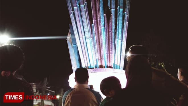 Tugu Lontar, Landmark Baru di Gresik
