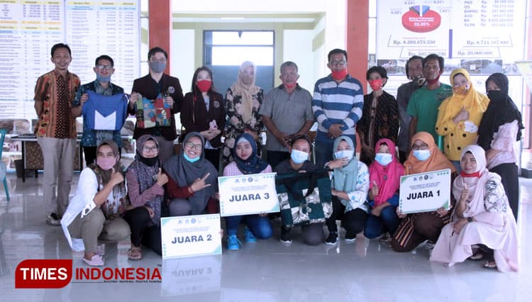 Universitas Ciputra Surabaya Semangat “Mengubah Sampah Menjadi Emas" di Tengah Pandemi