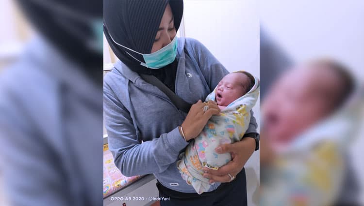 Momen Heroik, Istri Prajurit Koarmada II Bantu Persalinan Darurat di Pasar Pabean