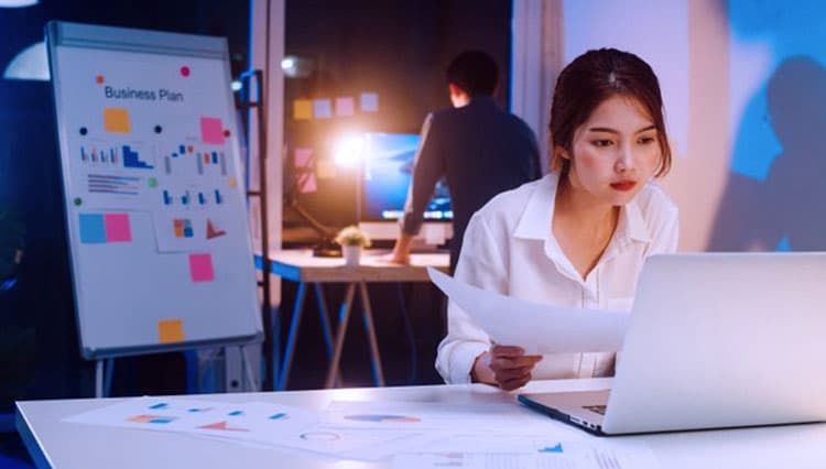 Tips Tetap Sehat saat Shift Malam