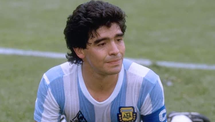 Legenda Sepakbola Diego Maradona Meninggal Dunia