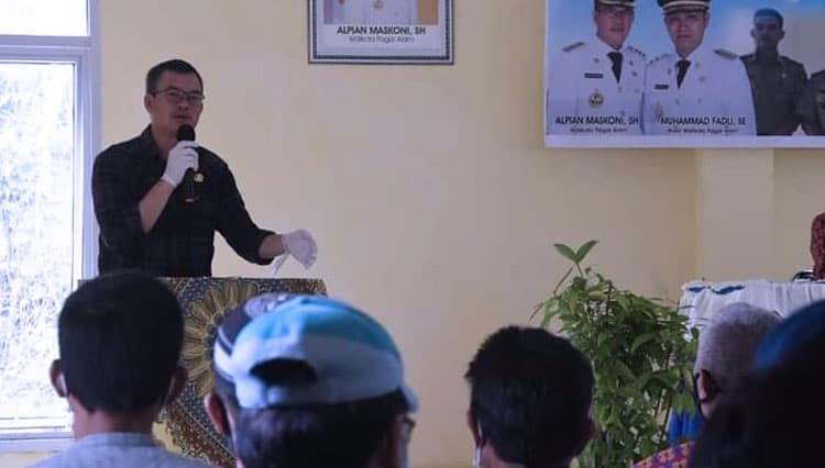 Bagikan Insentif RT dan RW, Ini Harapan Wali Kota Pagaralam