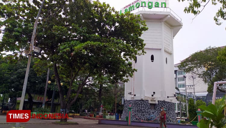 Sarat Nilai Sejarah, Ini Fungsi Menara di Alun-alun Lamongan