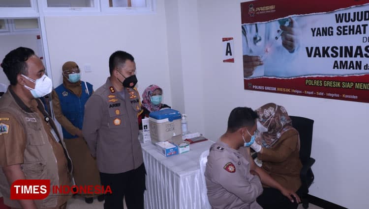 Seluruh Anggota Polres Gresik Divaksin Covid-19