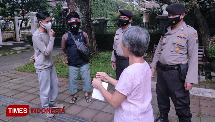 Perempuan Tua Ajak Warga untuk Keluar Agama, Polisi Sebut Tak Waras