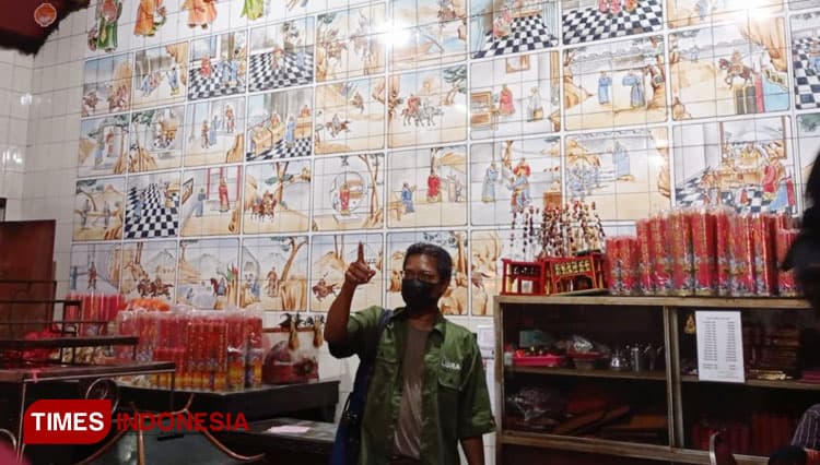 Prodi Pariwisata dan Perpustakaan UC Surabaya Gelar "Walking Tour" Menelusuri Jejak Pecinan di Kota Tua
