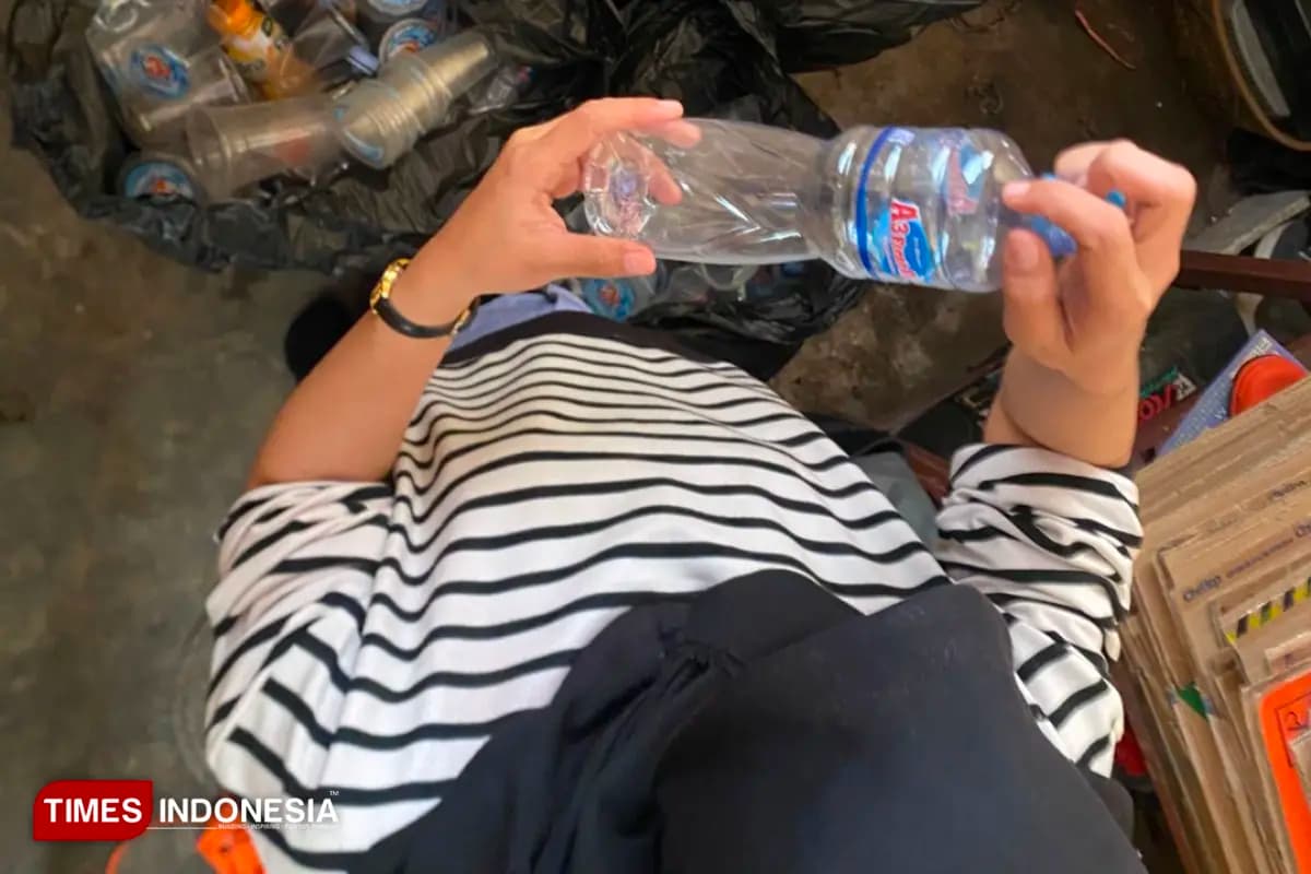 Harga Plastik Melonjak, Perusahaan Air Minum di Bondowoso Terpaksa Menaikkan Harga