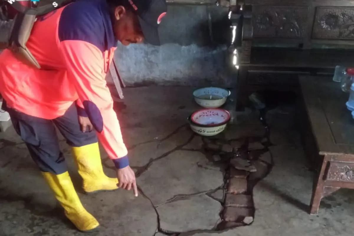 Dua Wilayah di Kabupaten Malang Alami Tanah Gerak dan Ambles