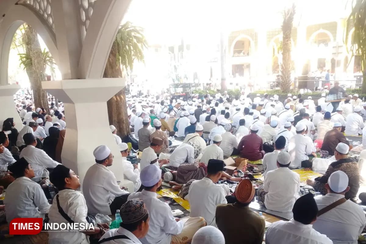 Berlangsung Khidmat, Haul Habib Abu Bakar Gresik Dihadiri Ribuan Jemaah