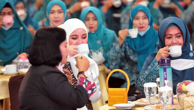 Pemkab Kendal Pecahkan Rekor MURI Peminum Kopi Perempuan Terbanyak
