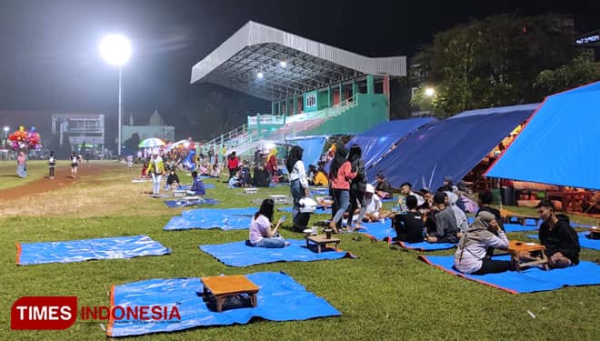 Asiknya Menikmati Malam di Alun Alun Timur Blora